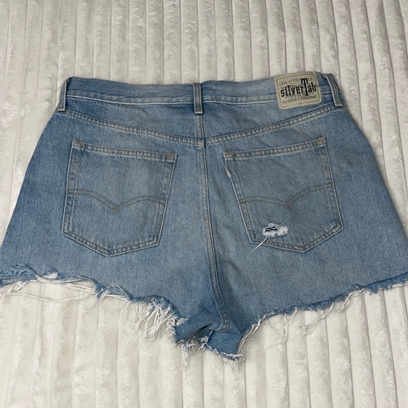 Levi's Pants - Levis SilverTab Mom Short | Size 32